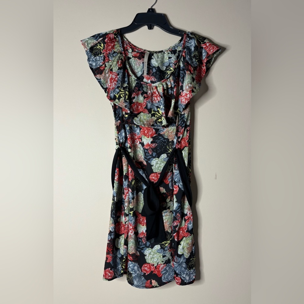 Audrey 3+1 Playful Mini Ltweight Dress‎ Black With Floral Print, Ruffled Collar.